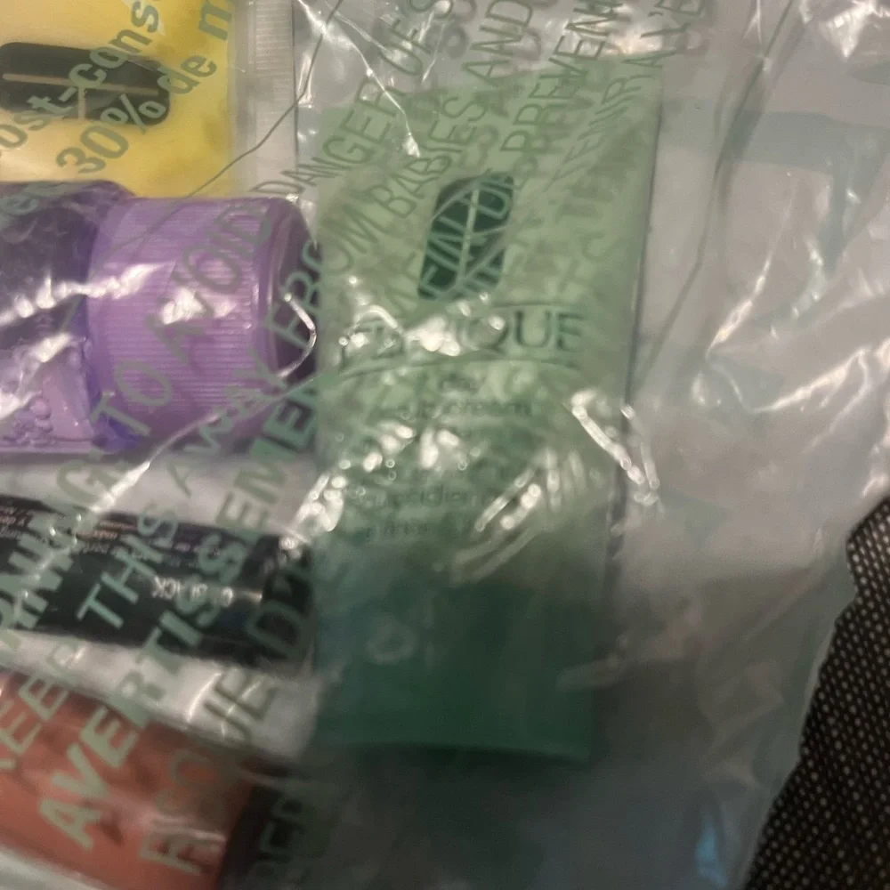 Clinique Skincare and Makeup Set - Picture 6 of 6